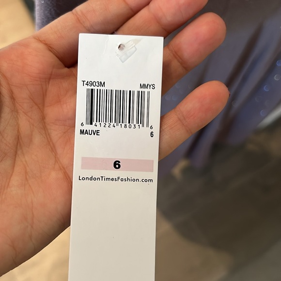 BNWT beautiful faux wrap dress - Picture 4 of 7